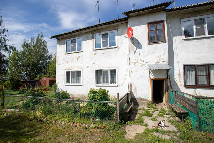 «Дыры в стенах закрываем куртками»: как жители аварийного дома в Щекинском районе пять лет ждут расселения