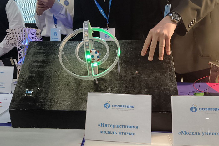 Губернатор Миляев осмотрел выставку инноваций в тульском кластере «Октава»