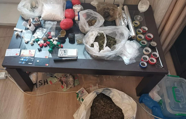 За распространение наркотических средств в Туле задержали парня и девушку