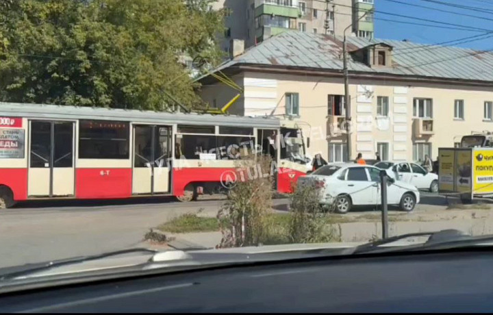 В Туле встали трамваи на улице Перекопской