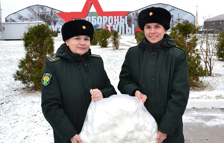 Тульские таможенники изготовили для военных госпиталей в зоне СВО хирургические салфетки