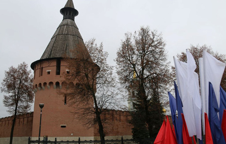 Тулу украсили праздничные композиции ко Дню народного единства