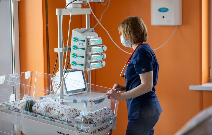 «Часики-то тикают»: психолог и репродуктолог рассказали, когда эта фраза становится бомбой с заводным механизмом