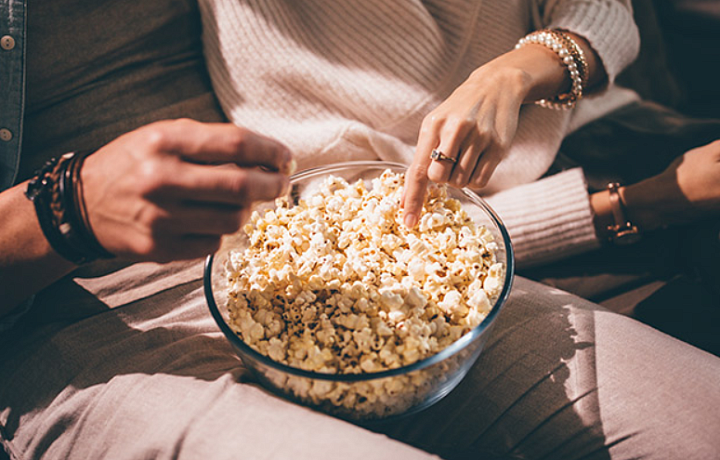 Снежинки ртом ловили: Wink поможет пережить последний месяц зимы