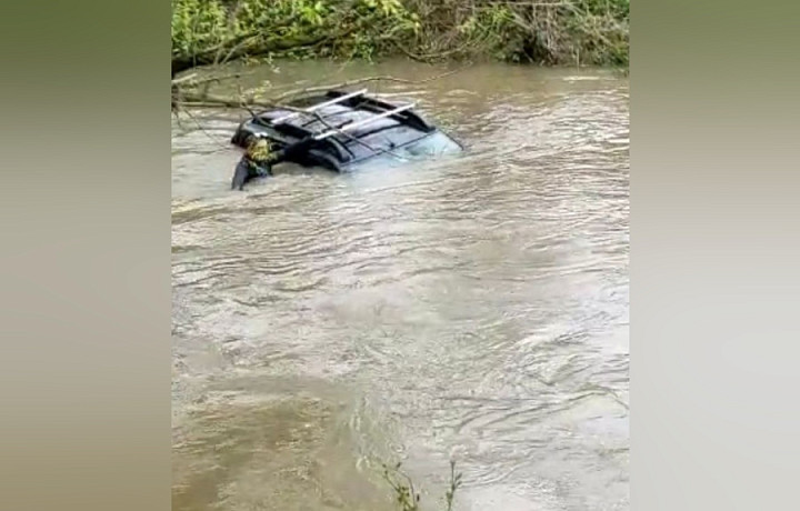 Женщина утонула в автомобиле в реке под Алексином