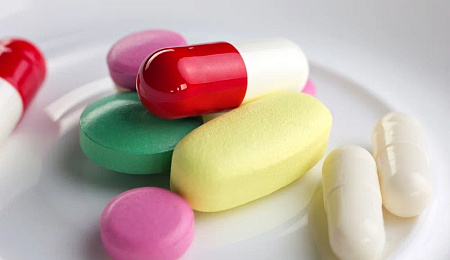 Доктор Мясников назвал одни из самых опасных таблеток