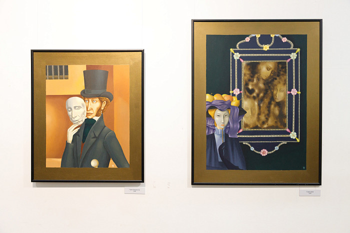 Таинственные маски и средневековые мотивы: в Туле открылась выставка художника Александра Майорова