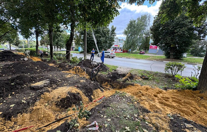 В Новомосковске продолжают обновлять сквер 239-й стрелковой дивизии