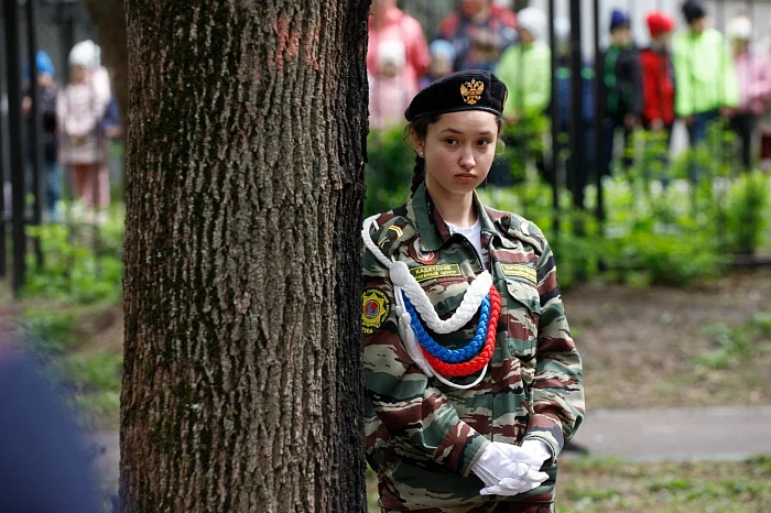 Тульские кадеты и студенты поздравили ветерана Великой Отечественной войны с наступающим Днем Победы