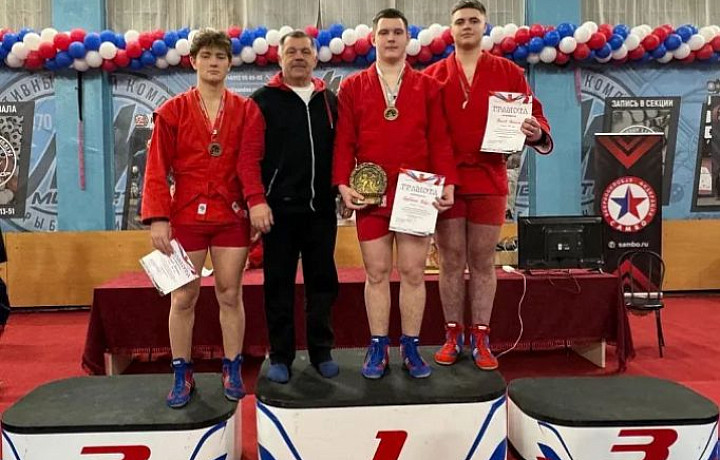 Тульские самбисты привезли три медали из Ярославской области