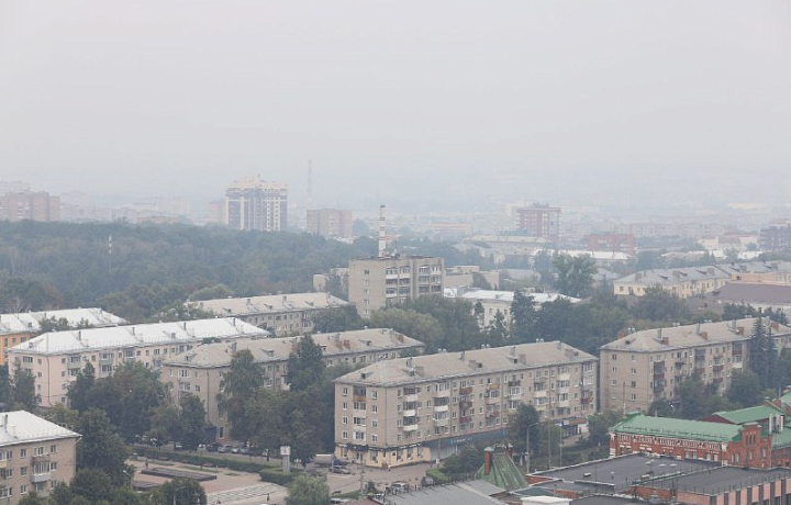 Запах гари под белым покрывалом: смог с лесных пожаров накрыл Тулу, фоторепортаж с 21 этажа