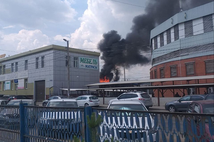 В Туле загорелось кафе на Центральном рынке