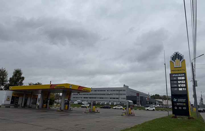 «Бензин есть, всем хватит»: как обстоят дела с наличием топлива на сетевых заправках, и что говорят по этому поводу туляки