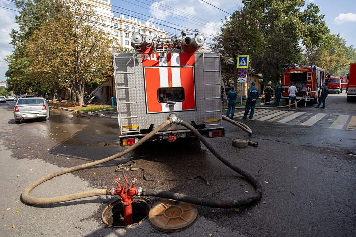 В Туле на улице Свободы загорелся дом
