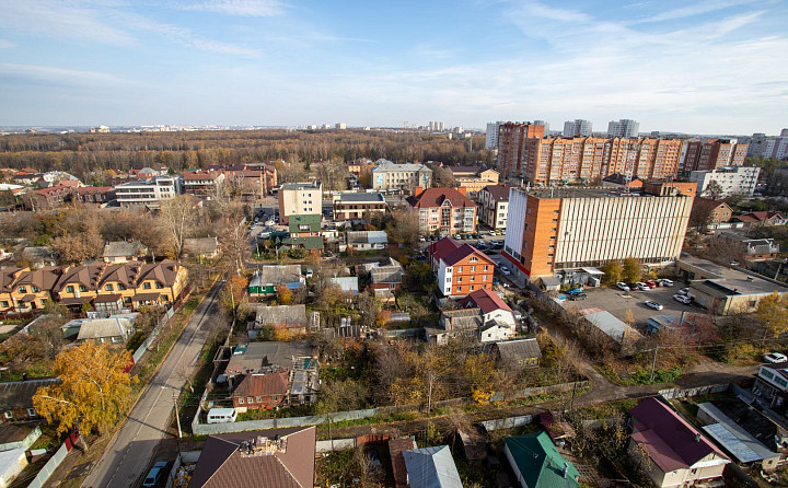 Частный дом не за городом, а с видом на Кремль: сколько стоят участки в центре Тулы и есть ли минусы