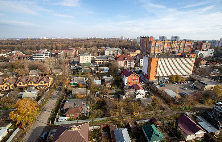 Частный дом не за городом, а с видом на Кремль: сколько стоят участки в центре Тулы и есть ли минусы