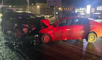 Лобовое столкновение в Ефремове: водители «Киа Рио» и «Мазды» попали в больницу