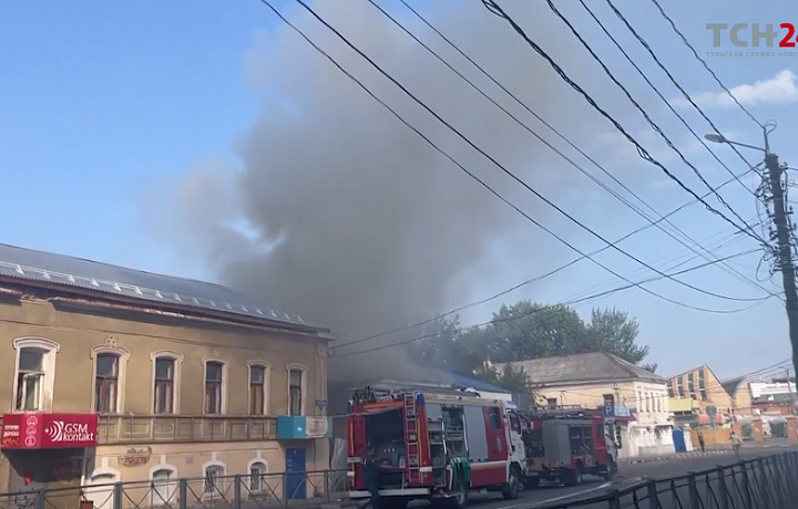 Улицу Каминского в Туле временно перекрыли из-за пожара