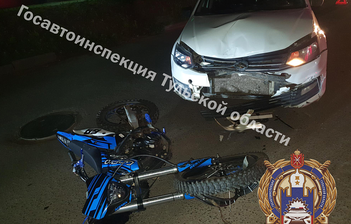 На улице Седова в Туле водитель Volkswagen сбил несовершеннолетнего мотоциклиста