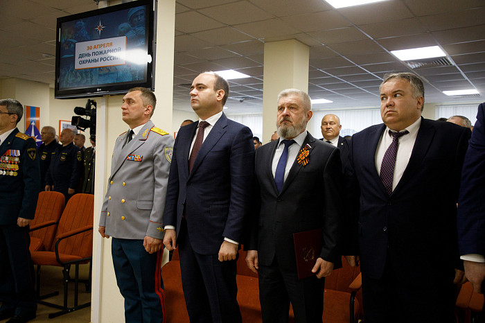 Глава тульского МЧС поздравил спасателей с Днем пожарной охраны