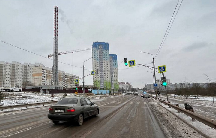 Иномарка сбила женщину на улице Хворостухина в Туле