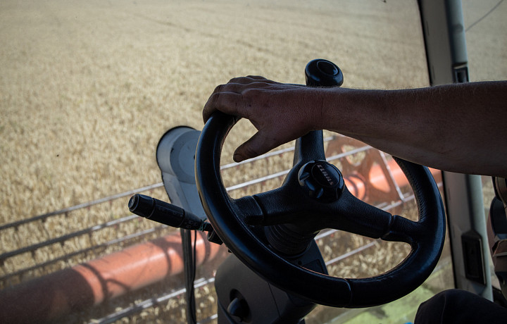 ﻿Тульские аграрии собрали два с половиной миллиона тонн зерна в этом году