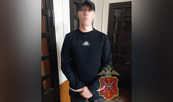 Сосед по квартире обокрал пьяного туляка во время застолья