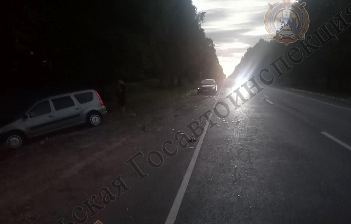 Уснувший водитель Lada Largus врезался в Renault Sandero в Чернском районе