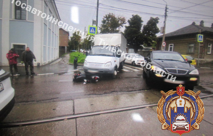 На Демидовской плотине в Туле «ГАЗель» врезалась в электровелосипед