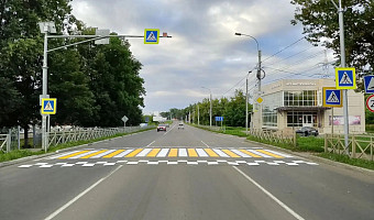 В Новомосковске начали обновлять пешеходные переходы у школ к 1 сентября