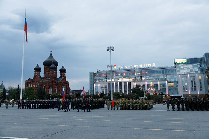 Первая репетиция Парада Победы прошла на площади Ленина в Туле