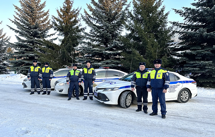 В Узловском районе сотрудники Госавтоинспекции помогли сбившемуся с пути водителю