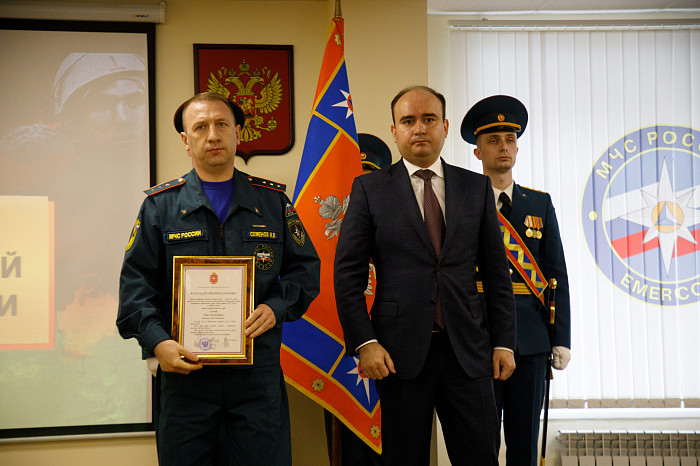 Глава тульского МЧС поздравил спасателей с Днем пожарной охраны