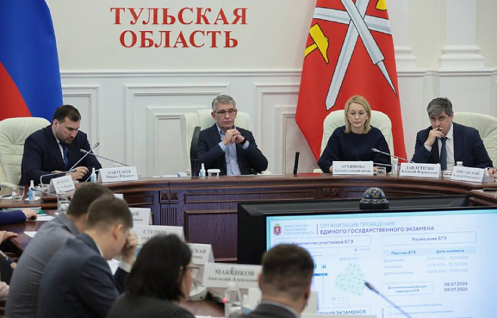 Тротуары у медучреждений в Туле и Новомосковске расчистили после обращений жителей