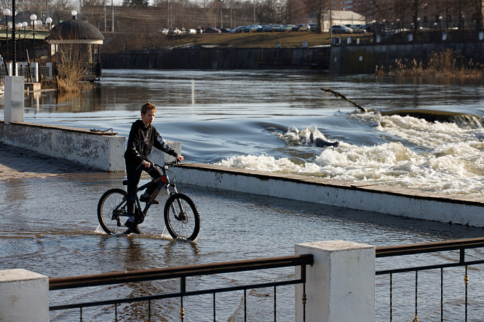 Пролетарская набережная в Туле вот-вот уйдет под воду: пик паводка возможен уже на следующей неделе