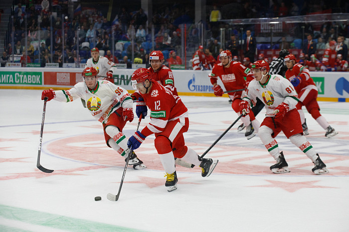 Фоторепортаж: как прошел матч между национальными сборными России и Беларуси