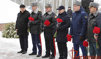 В Тульской области прошла церемония перезахоронения останков советских солдат, в которой приняла участие Росгвардия