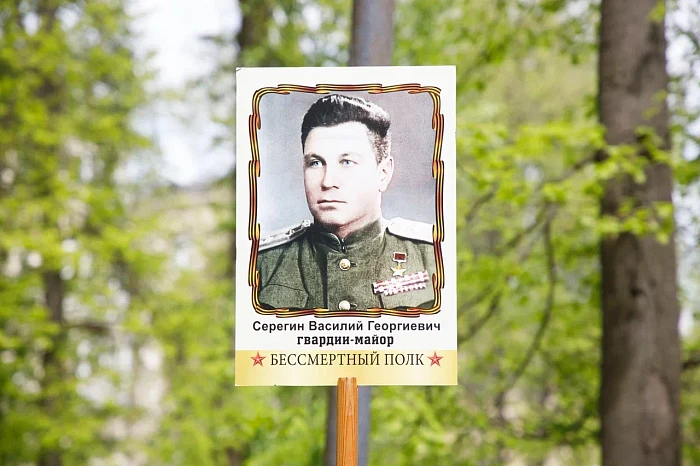 Тульские кадеты и студенты поздравили ветерана Великой Отечественной войны с наступающим Днем Победы