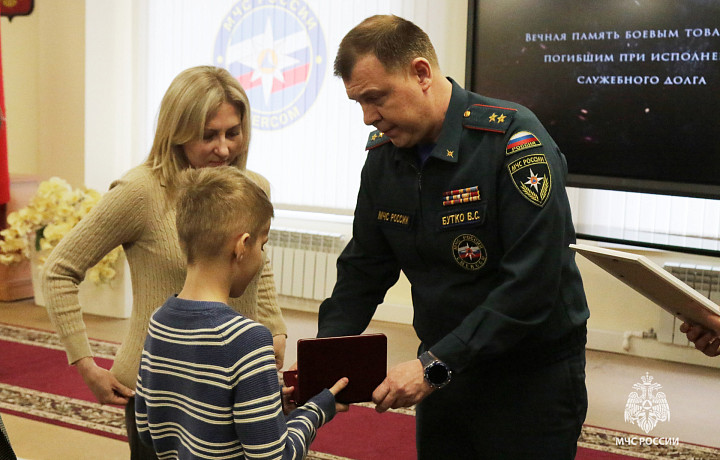 Спасатель Илья Ковалев, погибший при атаке БПЛА в Туле, посмертно награждён орденом Мужества