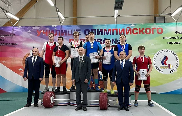 Тульские тяжелоатлеты завоевали медали Всероссийского турнира «Олимпийские надежды»