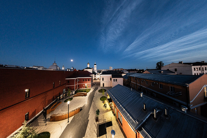 Фотограф запечатлел на камеру аномально серебристые облака в Туле