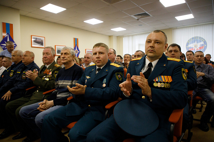 Глава тульского МЧС поздравил спасателей с Днем пожарной охраны