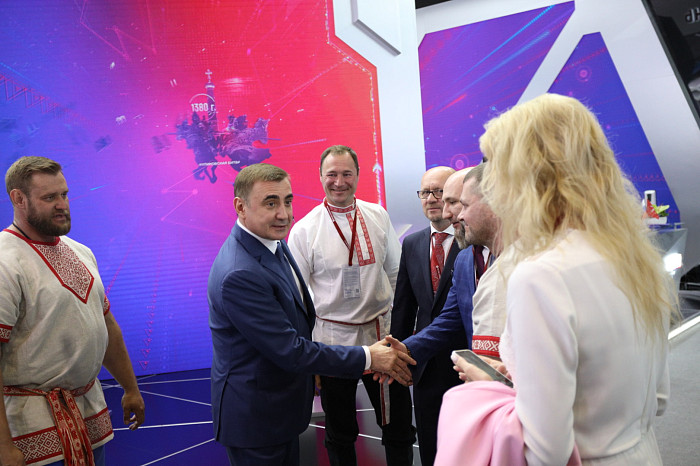 Почти 51,5 млрд рублей инвестиций и сотни новых рабочих мест. Каким был для Тульской области второй день ПМЭФ