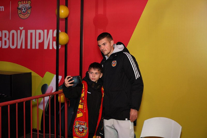 В Туле начался матч «Арсенала» и «Алании» – фото