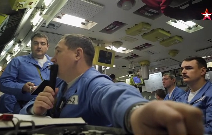 Экипаж АПЛ «Тула» показал процесс подводного запуска баллистической ракеты