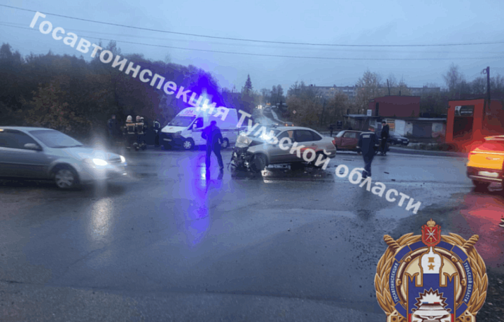 В Узловой два водителя пострадали в массовом ДТП