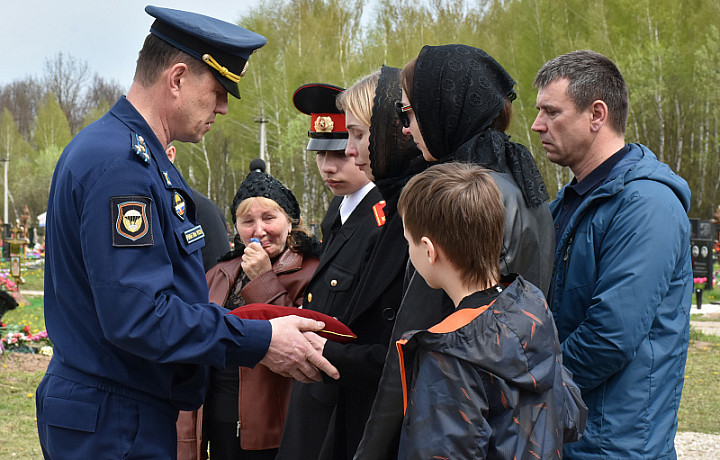 В Туле прошла церемония прощания с погибшим при исполнении воинского долга Сергеем Борисенко