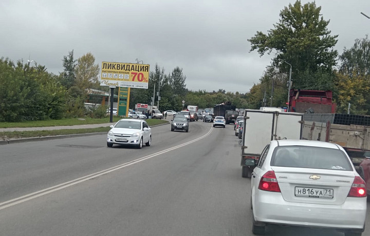 Из-за массового ДТП на улице Рязанской в Туле замерло движение на Восточном обводе
