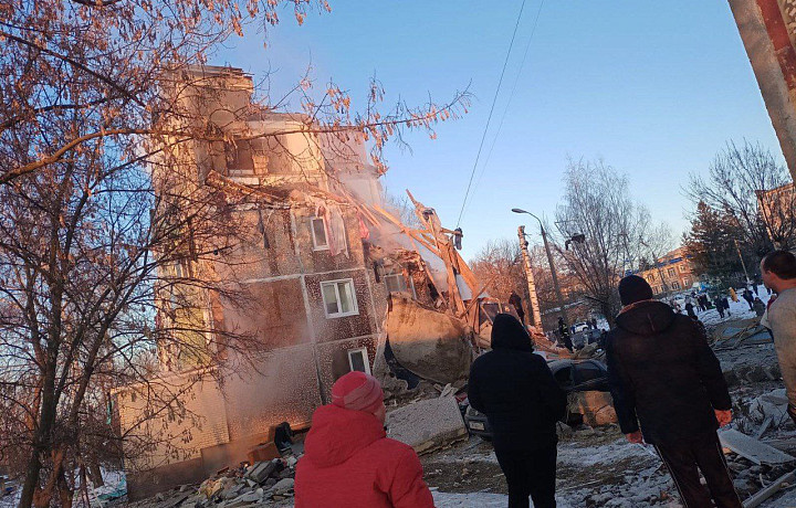 Прокуратура и СК работают на месте обрушения жилого дома в Ефремове Тульской области