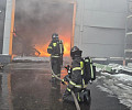 Опубликованы фото с места крупного пожара на предприятии в Щёкине